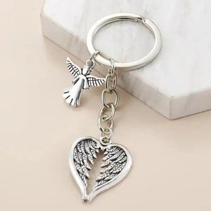 ⭐️NWT Angel & Heart Bag Charm Keychain